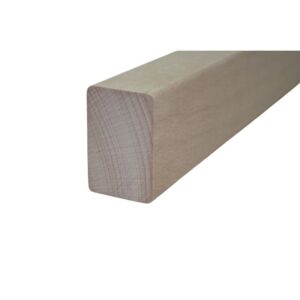 Rechthoekige beuken houten trapleuning 40 x 60 mm met 4R5 afgeronde hoeken en gladde afwerking.